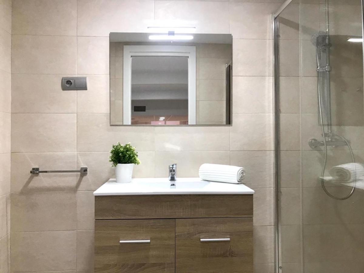 Modern & Spacious Apartment In Plaza De La Merced Málaga Extérieur photo
