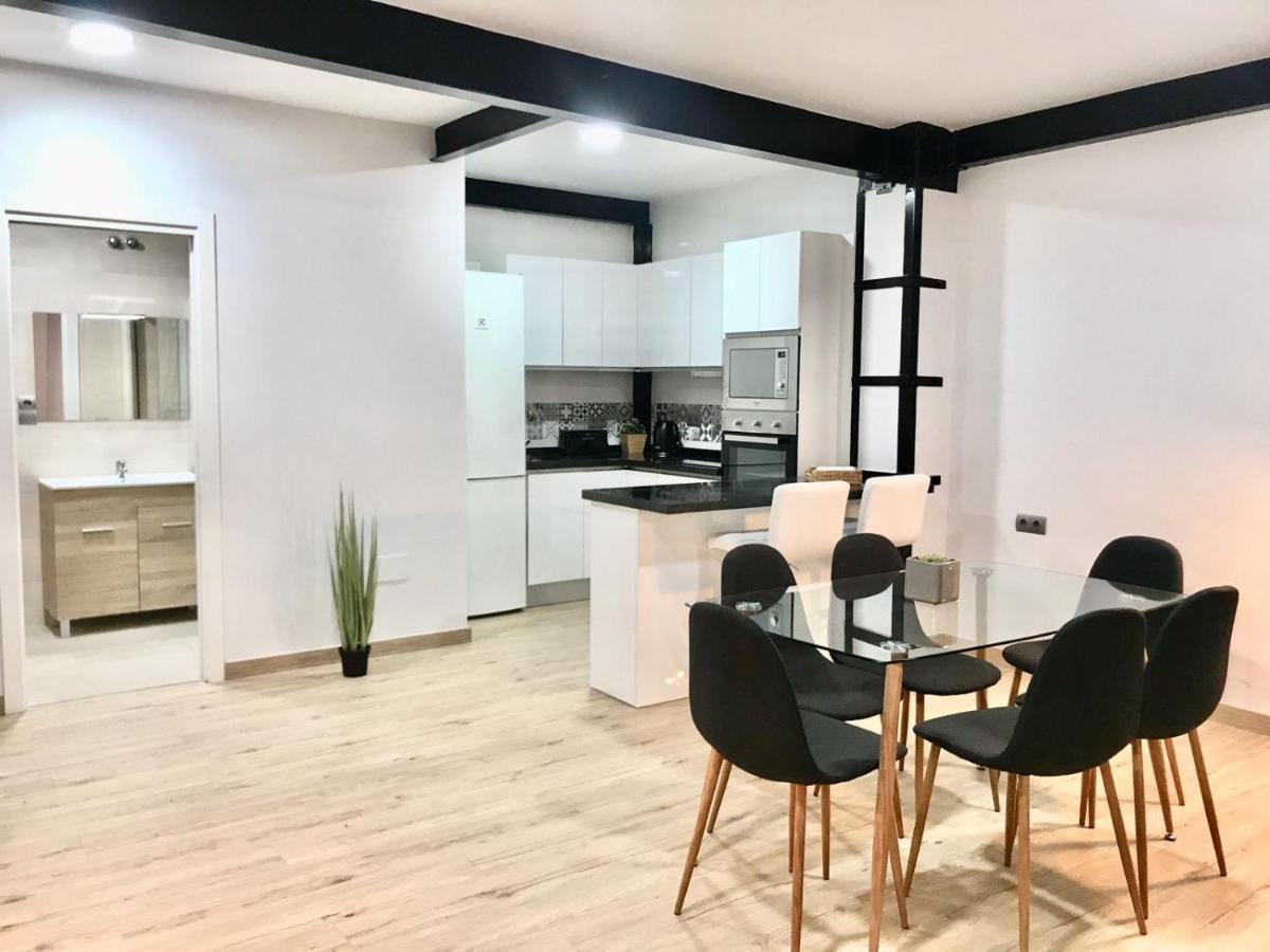 Modern & Spacious Apartment In Plaza De La Merced Málaga Extérieur photo