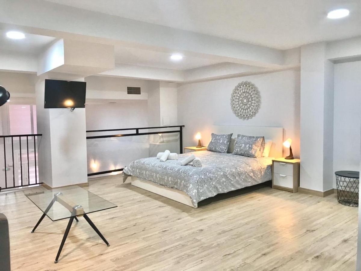 Modern & Spacious Apartment In Plaza De La Merced Málaga Extérieur photo