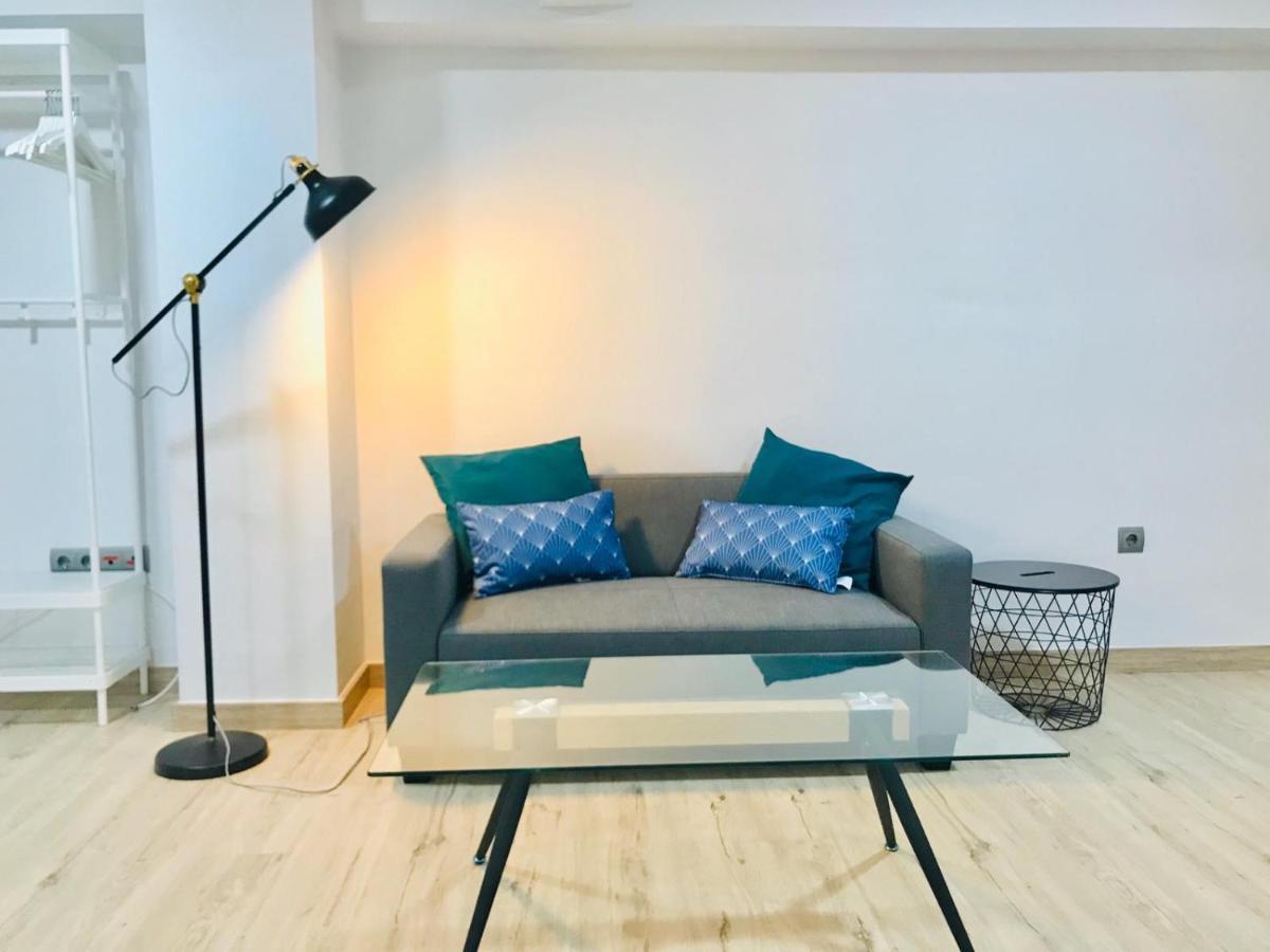 Modern & Spacious Apartment In Plaza De La Merced Málaga Extérieur photo
